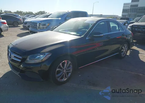 2015 Mercedes-Benz C 300 из США, поврежденный, VIN 55SWF4JB4FU094764